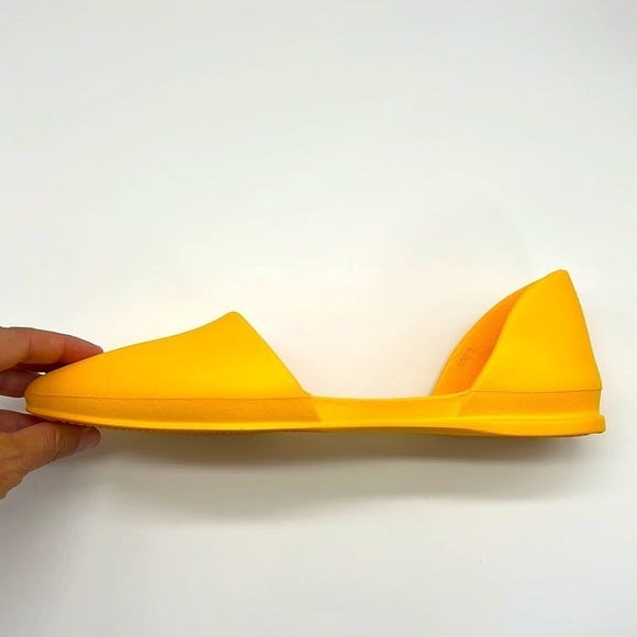 Native - NWT Audrey Groovy Yellow Pointed Toe Lightweight Flats Size 8 - Picture 8 of 16